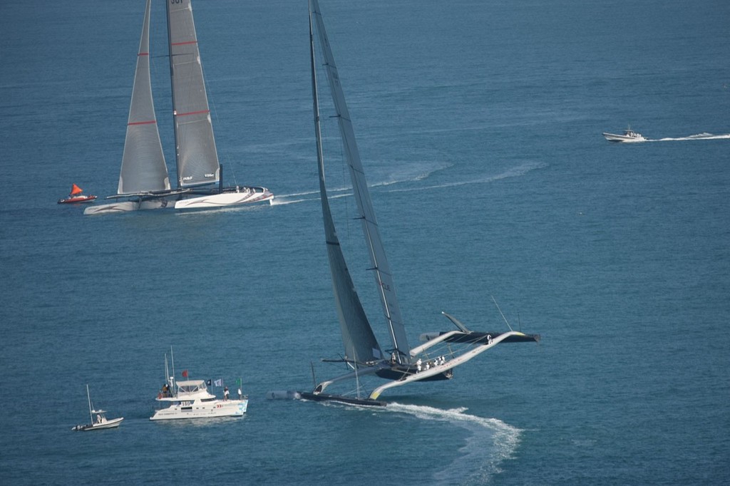 Coming into the box, USA-17 has speed and rights © BMW Oracle Racing Photo Gilles Martin-Raget http://www.bmworacleracing.com